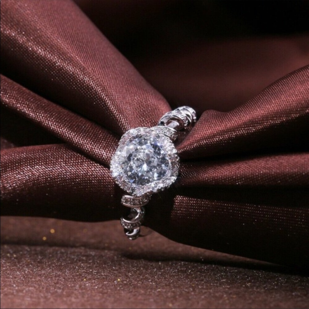 New 925 Sterling Silver White Sapphire Ring - Picture 5 of 5